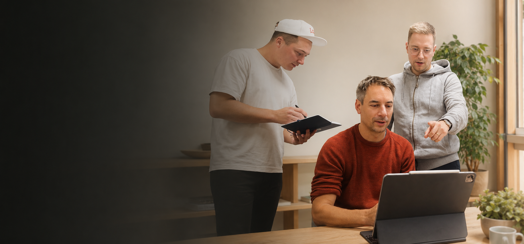 Gemeinsame Einrichtung von Erzeugerland am Laptop
